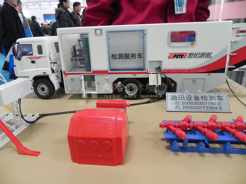 油田設(shè)備檢測車模型